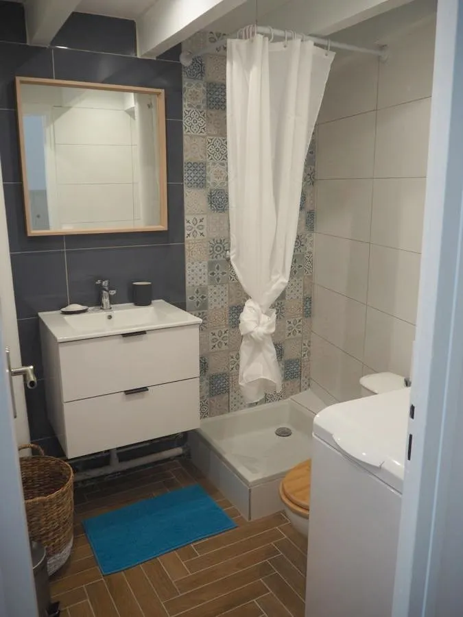 Apartamento de vacaciones para 2 personas, con terraza además de jardín y piscina - 1