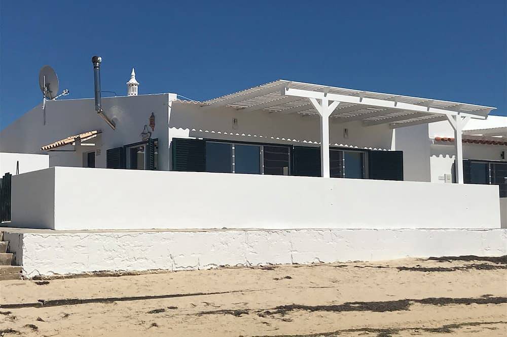 Wunderschönes Strandhaus auf der Insel Armona mit Meerblick in Quelfes, Parque Natural da Ria Formosa