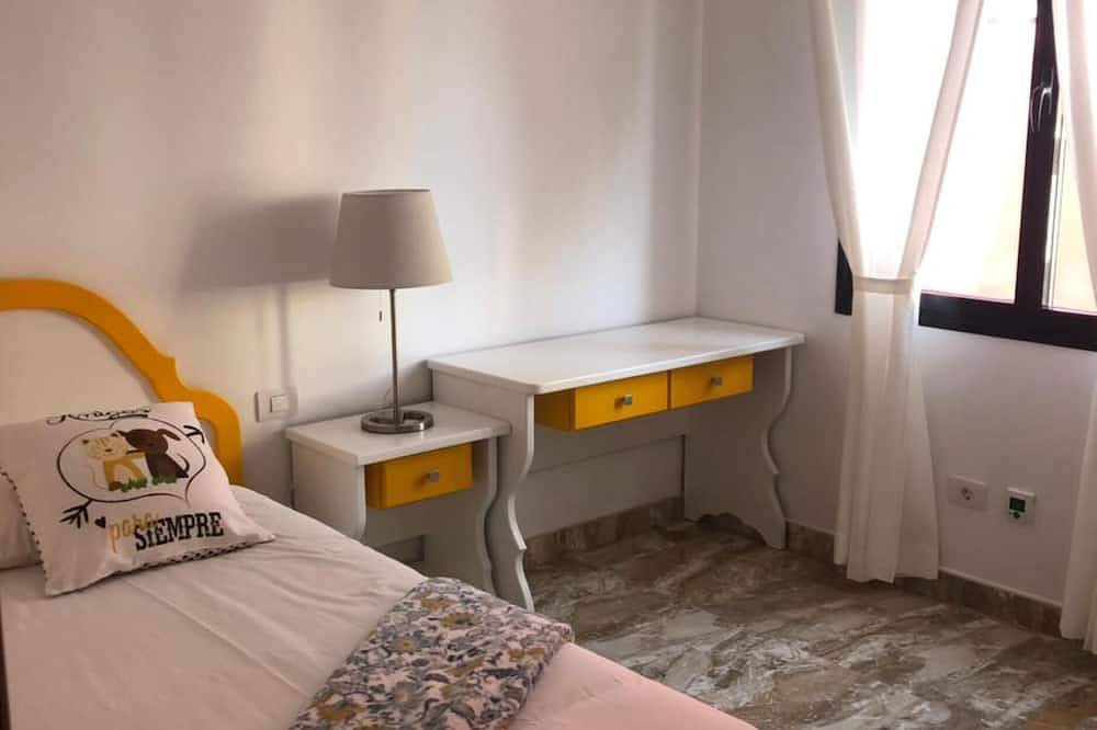 Apartamento entero, Apartamento 'Lujan 3c Entre Cielo y Mar' con vistas a la montaña, balcón y Wi-Fi in San Juan de Puntallana, La Palma Norte