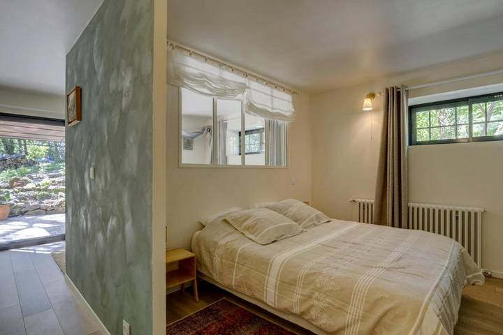 Location de vacances pour 2 personnes, avec Terrasse et Jacuzzi ainsi que Jardin et Piscine dans Forêt domaniale de Grésigne - 3
