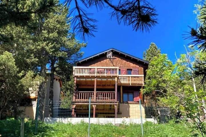 Entire apartment, Bel Appartement Dans un Chalet vue sur le lac in Les Angles, Parc naturel régional des Pyrénées catalanes