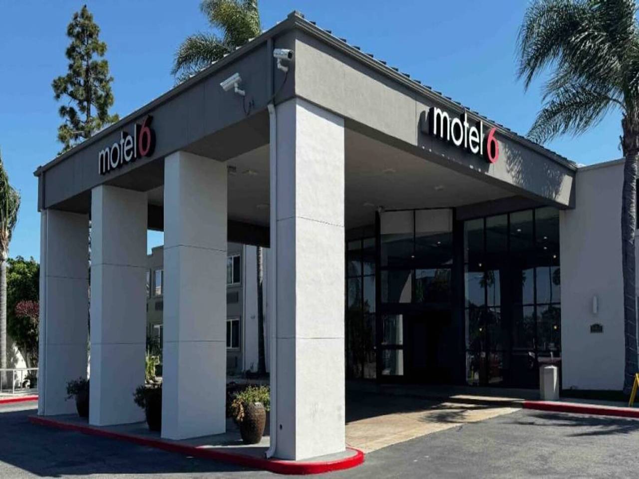 Ganze Wohnung, 1 Kingsize-Bett | Mobilzugang Badewanne Nsmk Micfridg in Carson, Los Angeles County