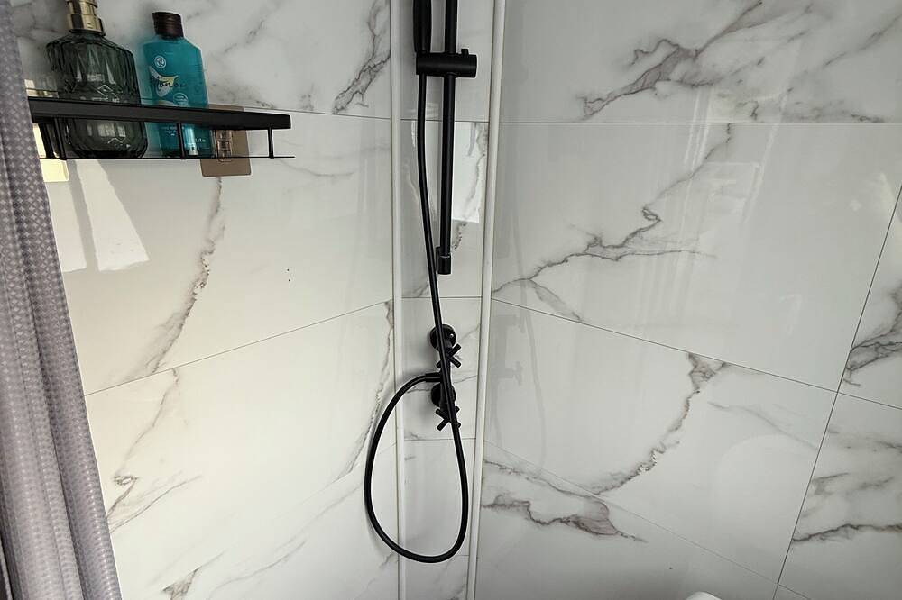 🌿 Nuitée insolite à bord du bateau Le Viking – Déconnexion au fil de la Marne in La Ferté-sous-Jouarre, Seine-et-Marne