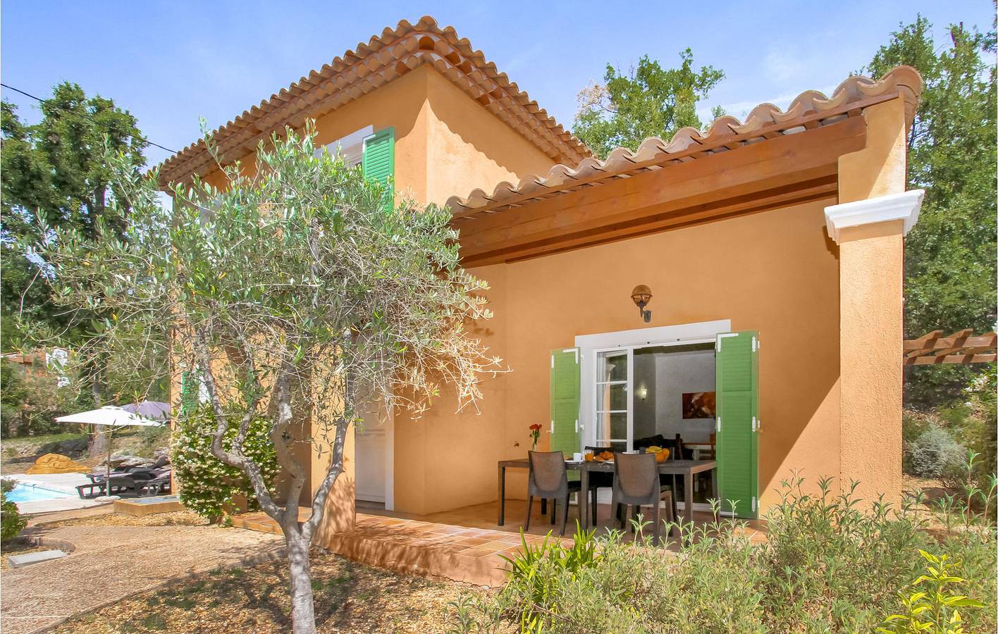 Luxuriöses 100m² Apartment mit Annehmlichkeiten und Ausblick in Callian, Draguignan Region