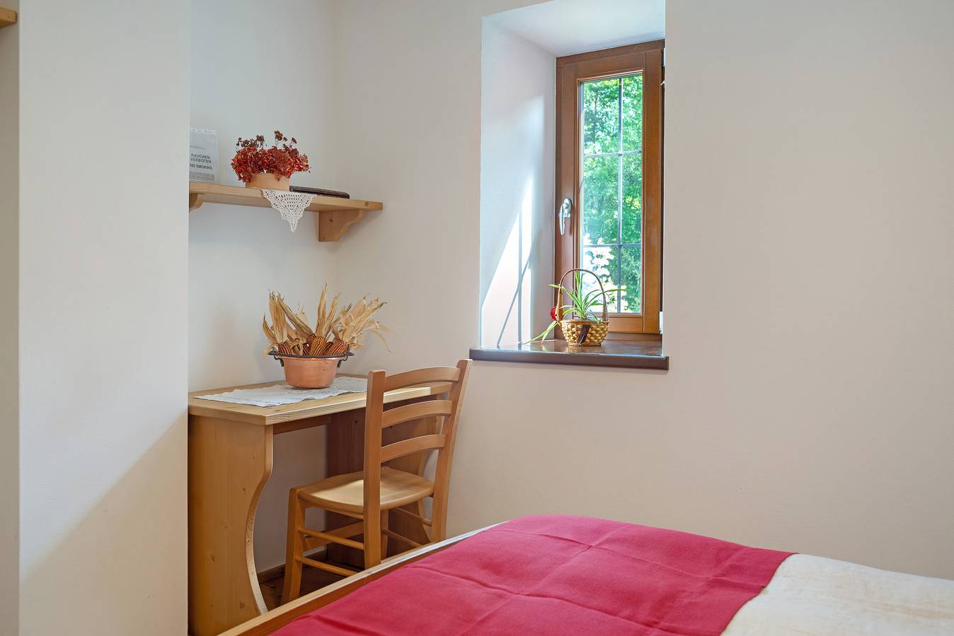Room 'La Gemma-stanza Dell'acqua' with Mountain View, Shared Garden and Wi-Fi in Sant'Orsola Terme, Valsugana