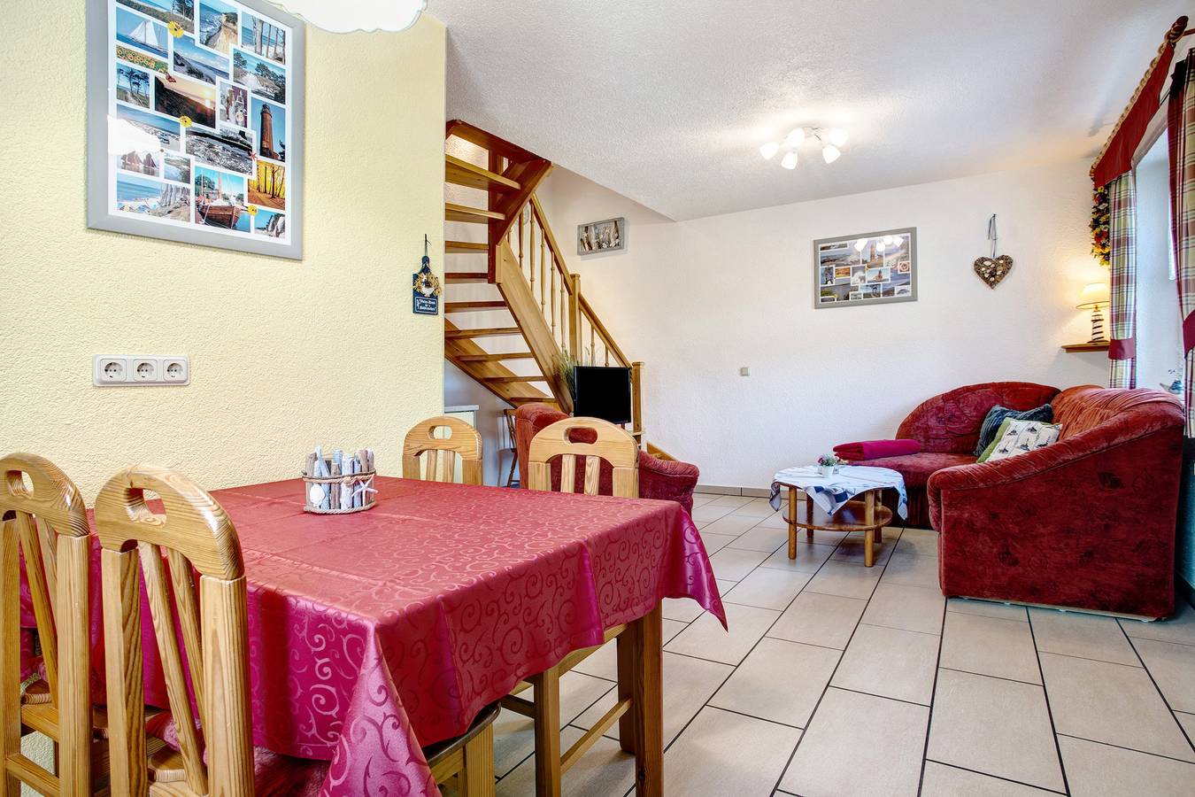 Entire apartment, Apartment 'Fewo 14 - Halbinsel Darss - Ostsee' with Private Terrace, Shared Garden and Wi-Fi in Wieck am Darß, Peninsula Fischland - Darss - Zingst