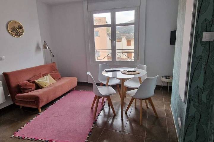 Gîte pour 5 personnes, avec Jacuzzi dans Grotte de Massabielle