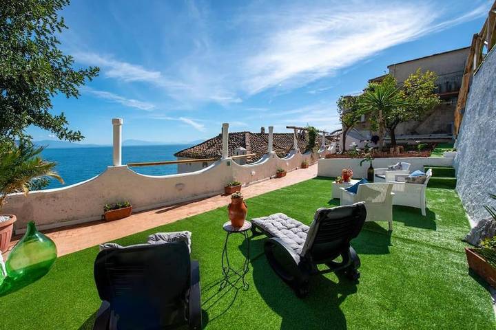 Ferienhaus für 2 Personen, mit Garten und Ausblick in Conca dei Marini