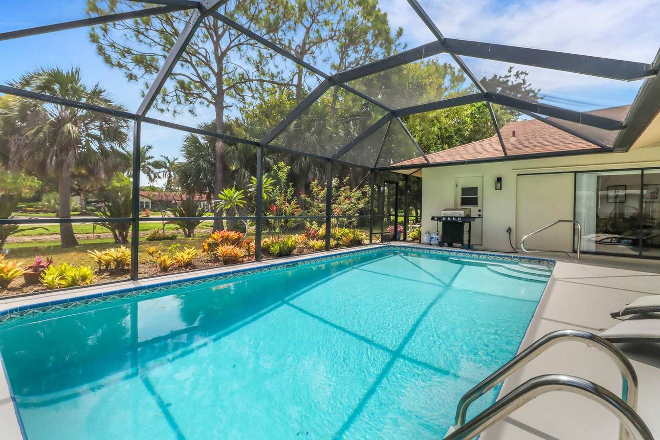 High Tide - 3 Br Sleeps 6 - Private Pool - Games in Southwest Florida