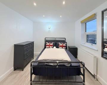 Holiday Apartment for 6 People in Tower Hamlets, London, Photo 1