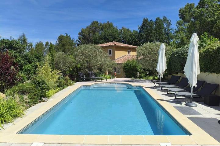 Location de vacances pour 6 personnes, avec jardin et terrasse