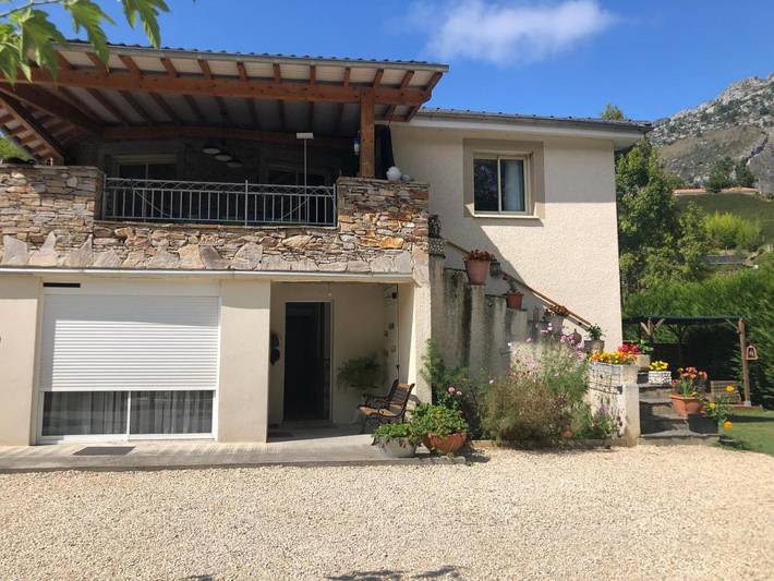 Villa pour 8 personnes, avec vue ainsi que terrasse et piscine, animaux acceptés dans l' Ariège - 3