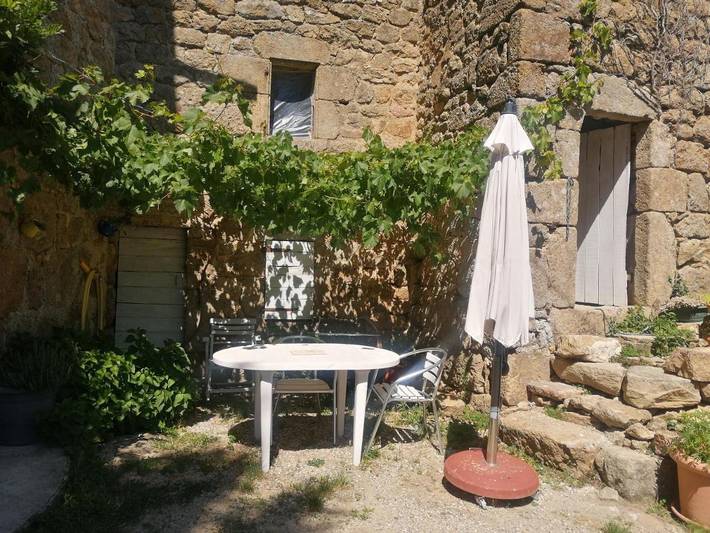 Location de vacances pour 2 personnes, avec jardin et vue à Silhac - 2