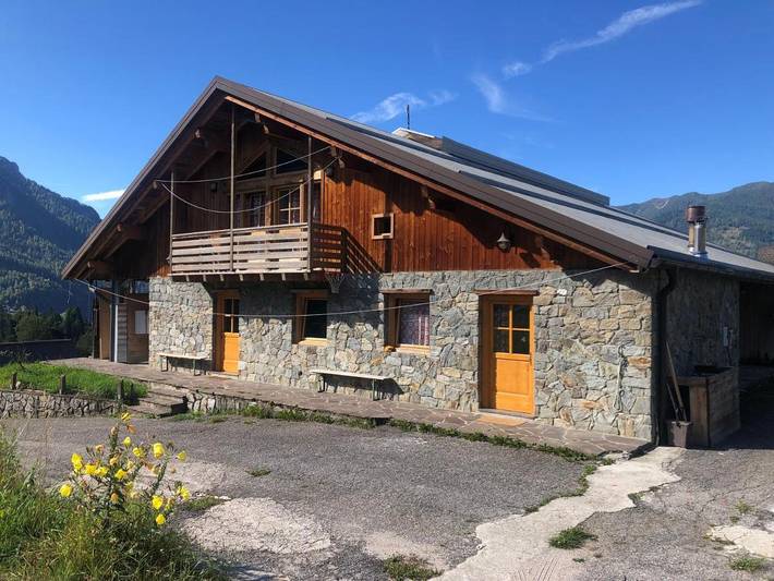 Location de vacances pour 2 personnes, avec Terrasse ainsi que Jardin et Vue à Canal San Bovo