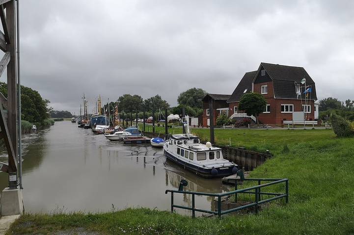 Ferienwohnung für 4 Personen, mit Garten und Pool in Wischhafen