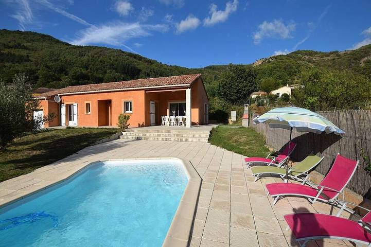 Villa pour 8 personnes, avec jardin et terrasse