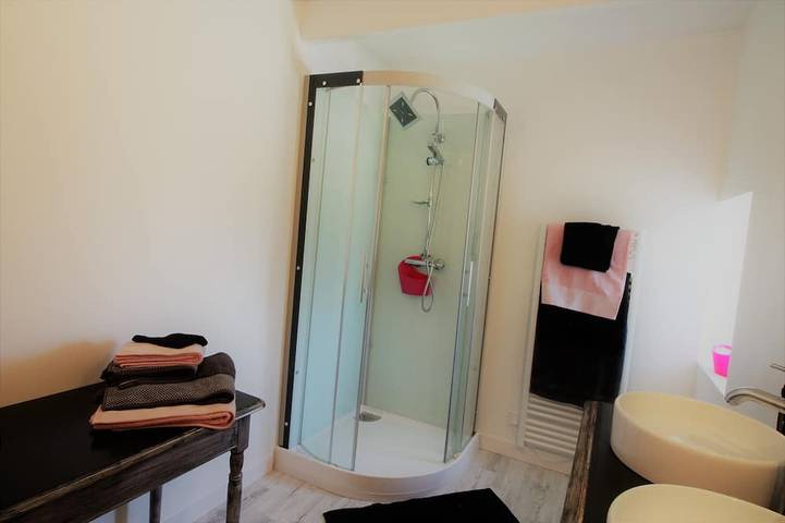 Gîte pour 7 personnes, avec terrasse, animaux acceptés à Sizun - 4