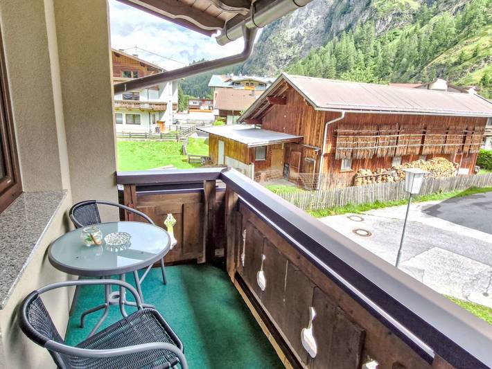 Ferienwohnung für 9 Personen, mit Balkon und Garten in Huben - 2