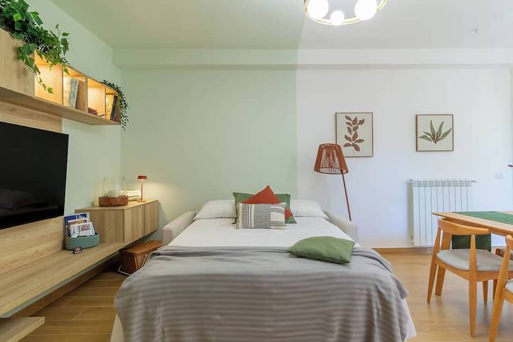 Ganze Wohnung, VerdeLuce Suite: Luxury Apartment with Private Parking in Fiuggi, Frosinone Provinz