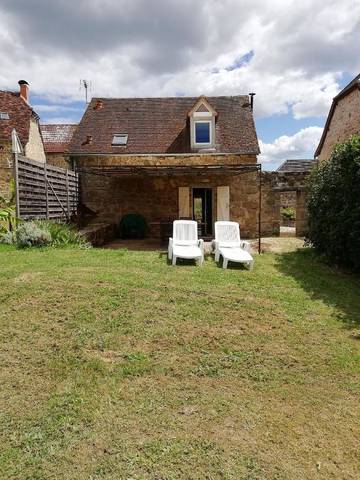 Gîte pour 4 personnes, avec vue et jardin à Branceilles