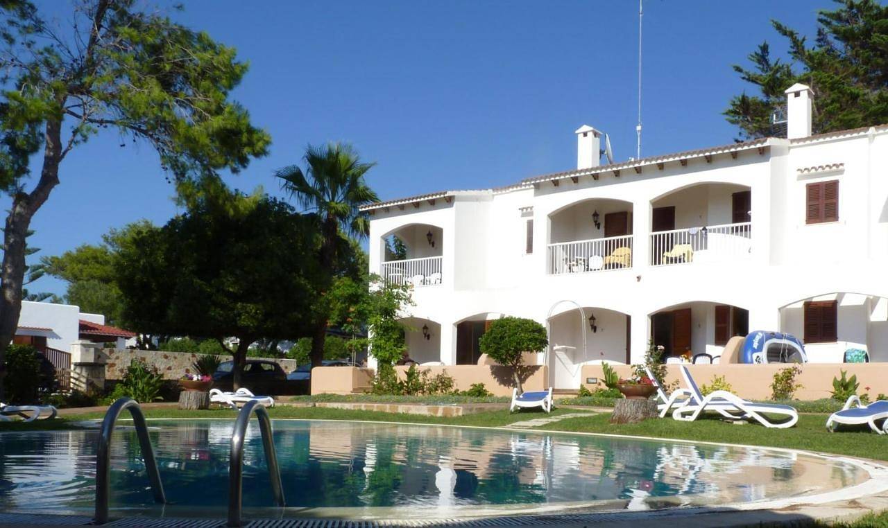 Apartamento inteiro, Sagitario Vista Playa Ii Apartamentos in Cala Blanca, Ciutadella de Menorca