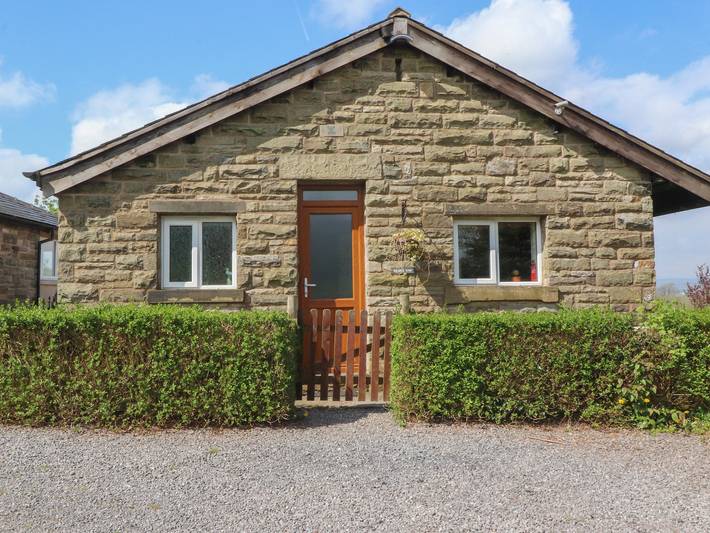 Log cabin for 4 people, with garden in Ribble Valley