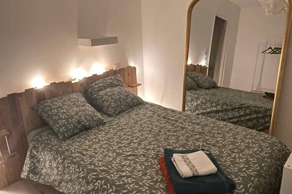 Entire apartment, Appartement Cozy et Lumineux en rez de Chaussée Avec Terrasse et Parking in Mérignac, Bordeaux region