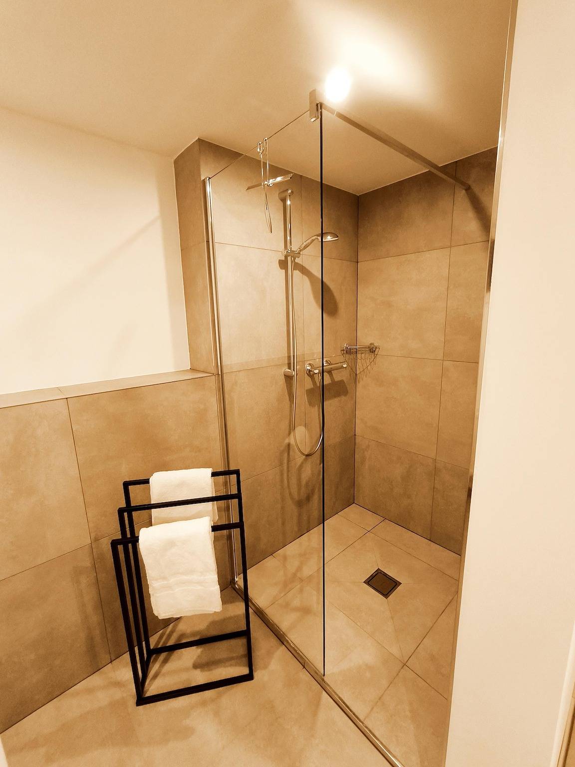 Ganze Ferienwohnung, Appartement/Fewo, Bad, Wc in Rüttenscheid, Essen