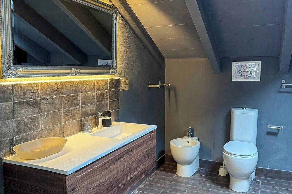 Appartamento intero, Loft rialzato con vista sulla valle ad Acqui Terme in Acqui Terme, Provincia d'Alessandria