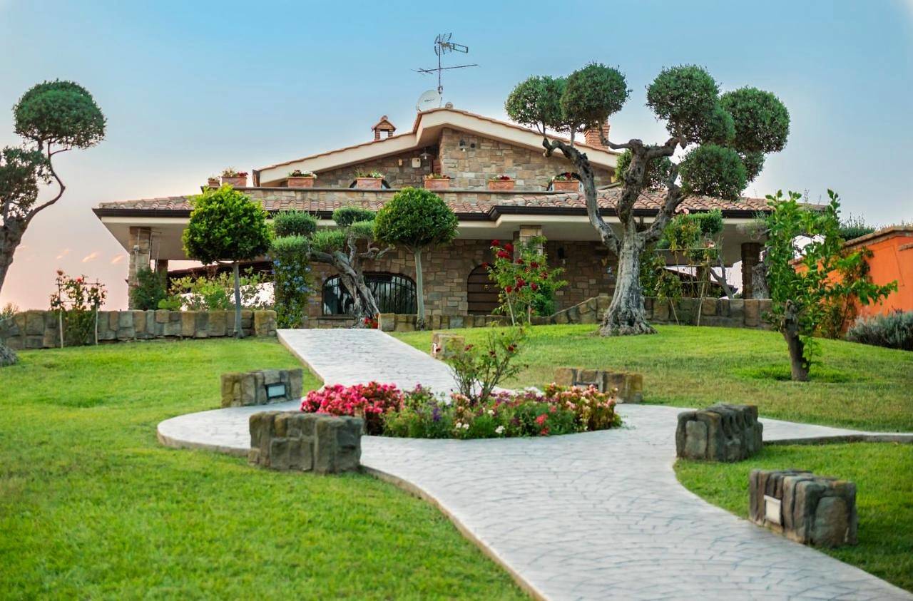 Le Rose in Nettuno, Provincia di Roma