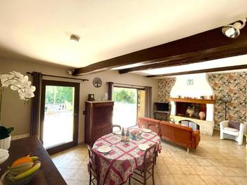 Location de vacances pour 5 personnes, avec vue et jardin à Aniane