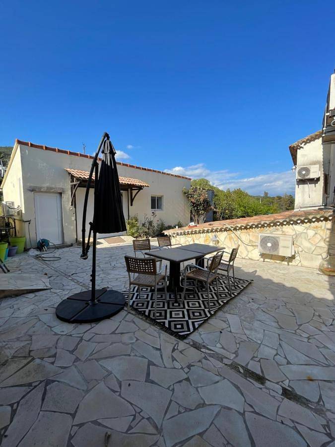 Appartement de vacances pour 4 personnes, avec Balcon et Terrasse ainsi que Jardin et Vue