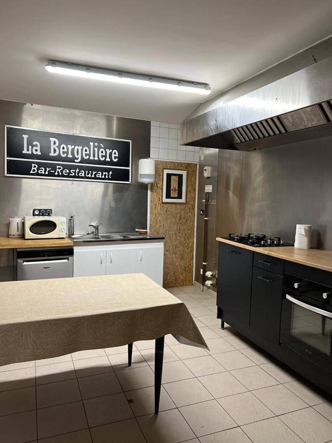 Location de vacances pour 6 personnes, avec terrasse à La Flocellière - 2