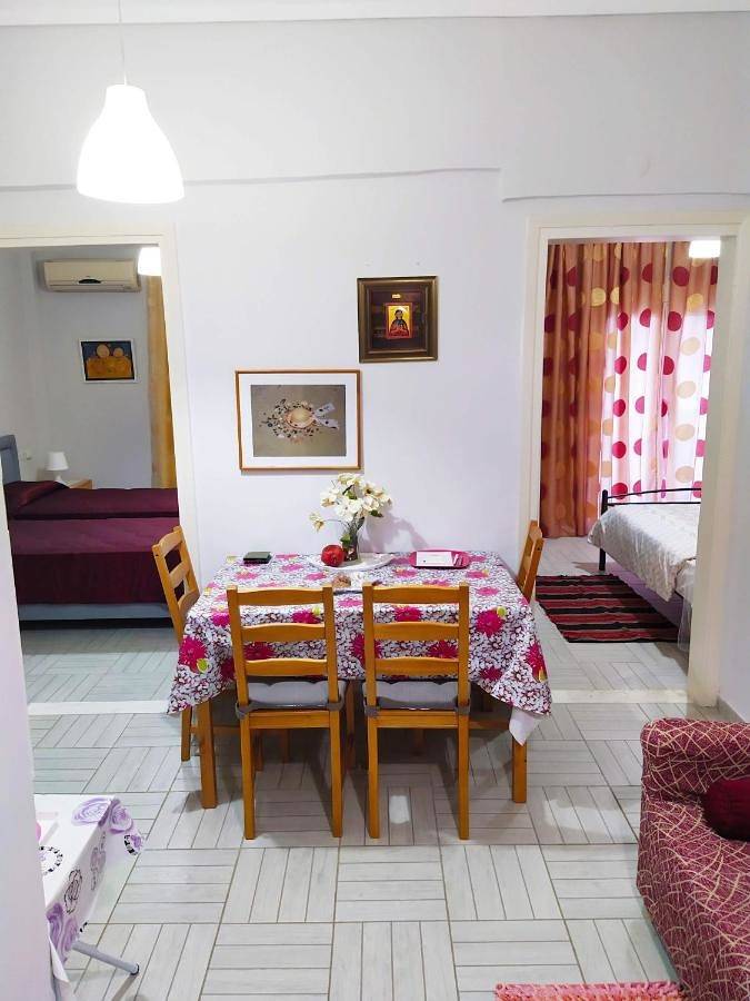 Gîte pour 5 personnes, avec Balcon ainsi que Terrasse et Vue dans Nea Kallikratia