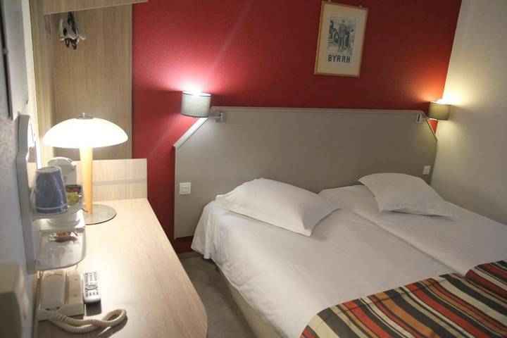 Hôtel pour 4 personnes, avec terrasse à École-Valentin - 4