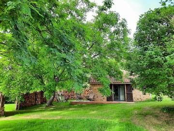 Gîte pour 2 personnes, avec piscine et jardin en Dordogne