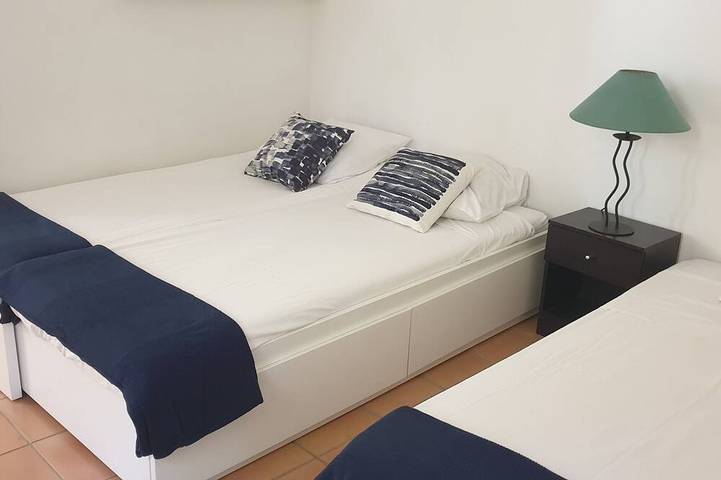 Gîte pour 5 personnes, avec jardin et piscine à Roquevaire - 4