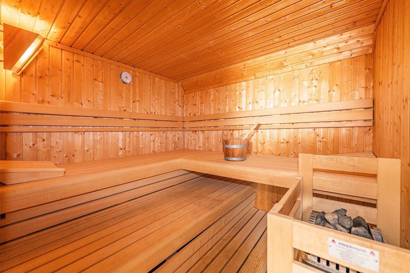 Ganze Wohnung, Charmante Ferienwohnung für zwei mit Sauna & Ruheraum in Loddin, Bernsteinbäder