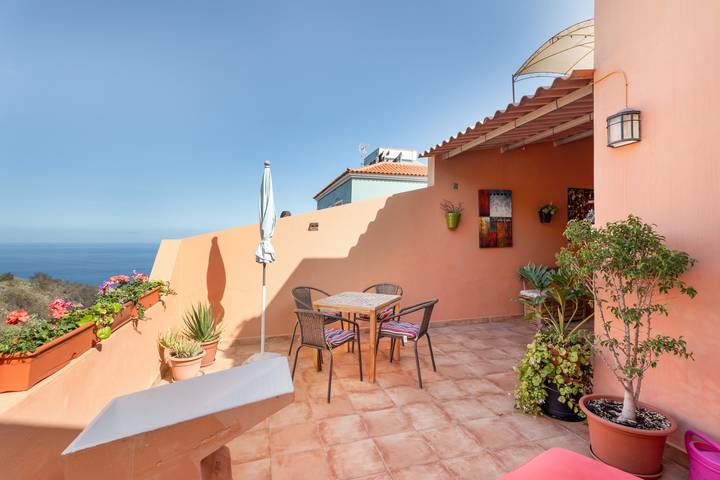 Apartamento entero, Apartamento Vacacional 'Casa Con Vista' con Vistas al Mar, Terraza Privada y Wi-Fi in San Juan de la Rambla, Tenerife Norte