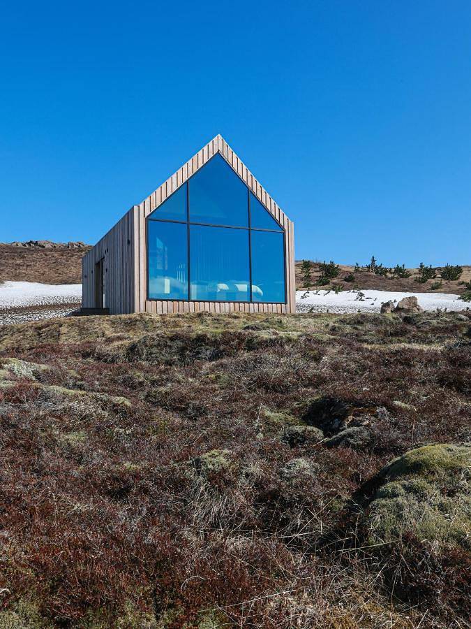 Iceland Lakeview Retreat in Thingvellir