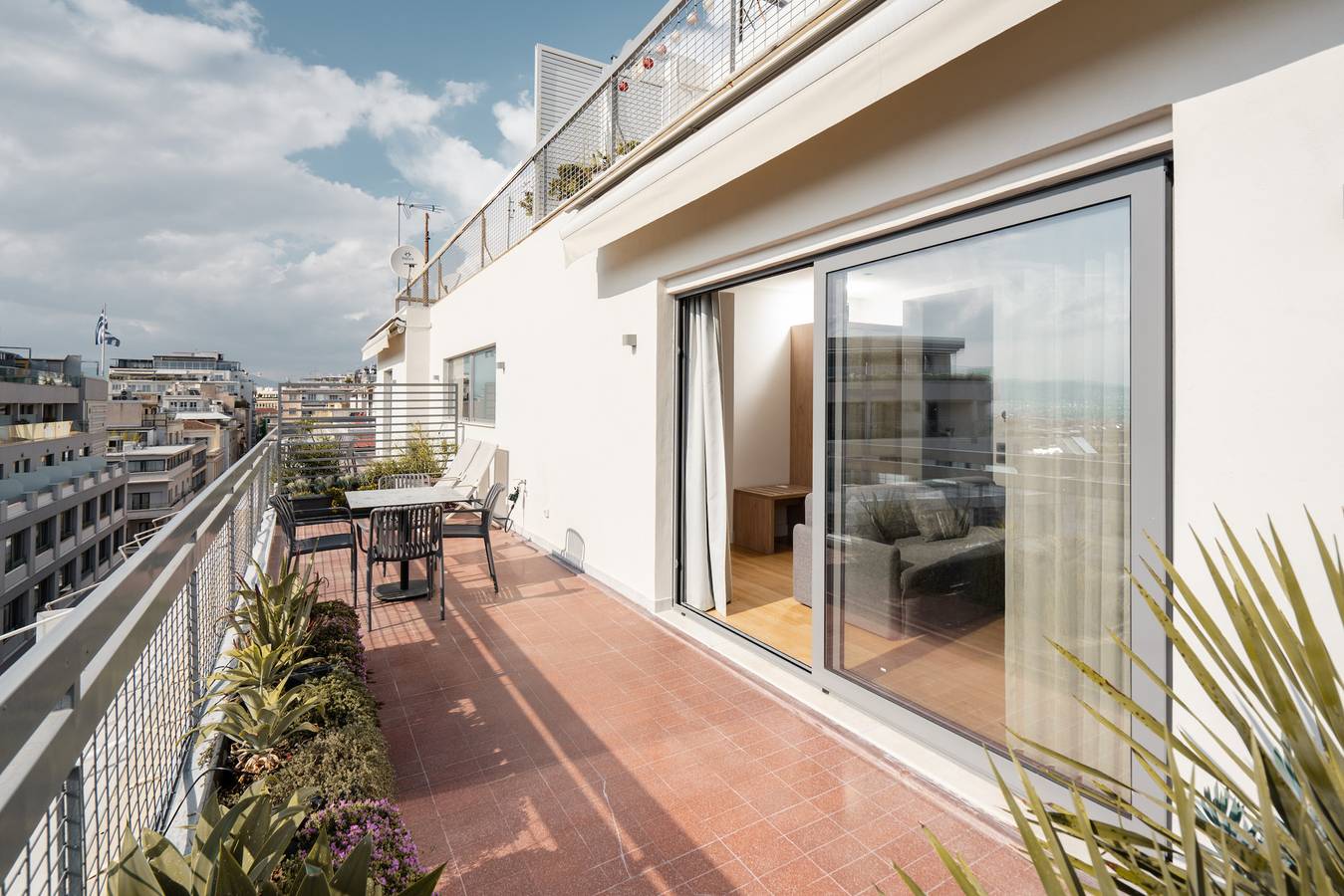 Entire apartment, A - Voulis 35 1b2b - 103 Apt Left in Central Section of Athens, Athens