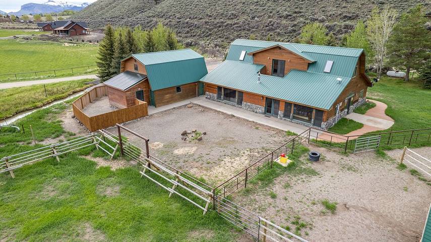 Location de vacances pour 8 personnes, avec balcon à Wapiti - 2