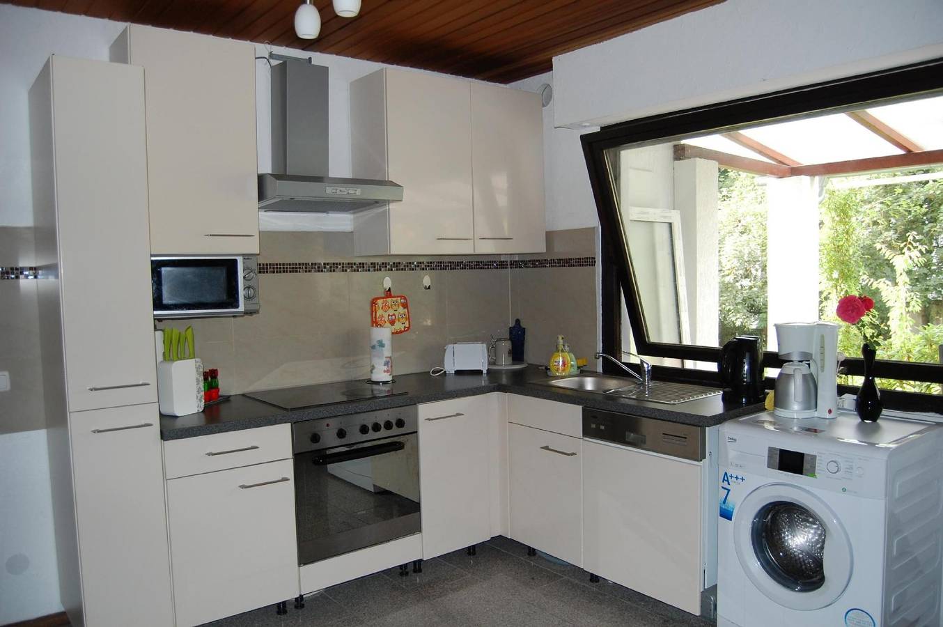 Entire holiday apartment, Ferienwohnung mit moderner Einrichtung, Duschbad und eigener Veranda in Bad Nauheim, Wetterau