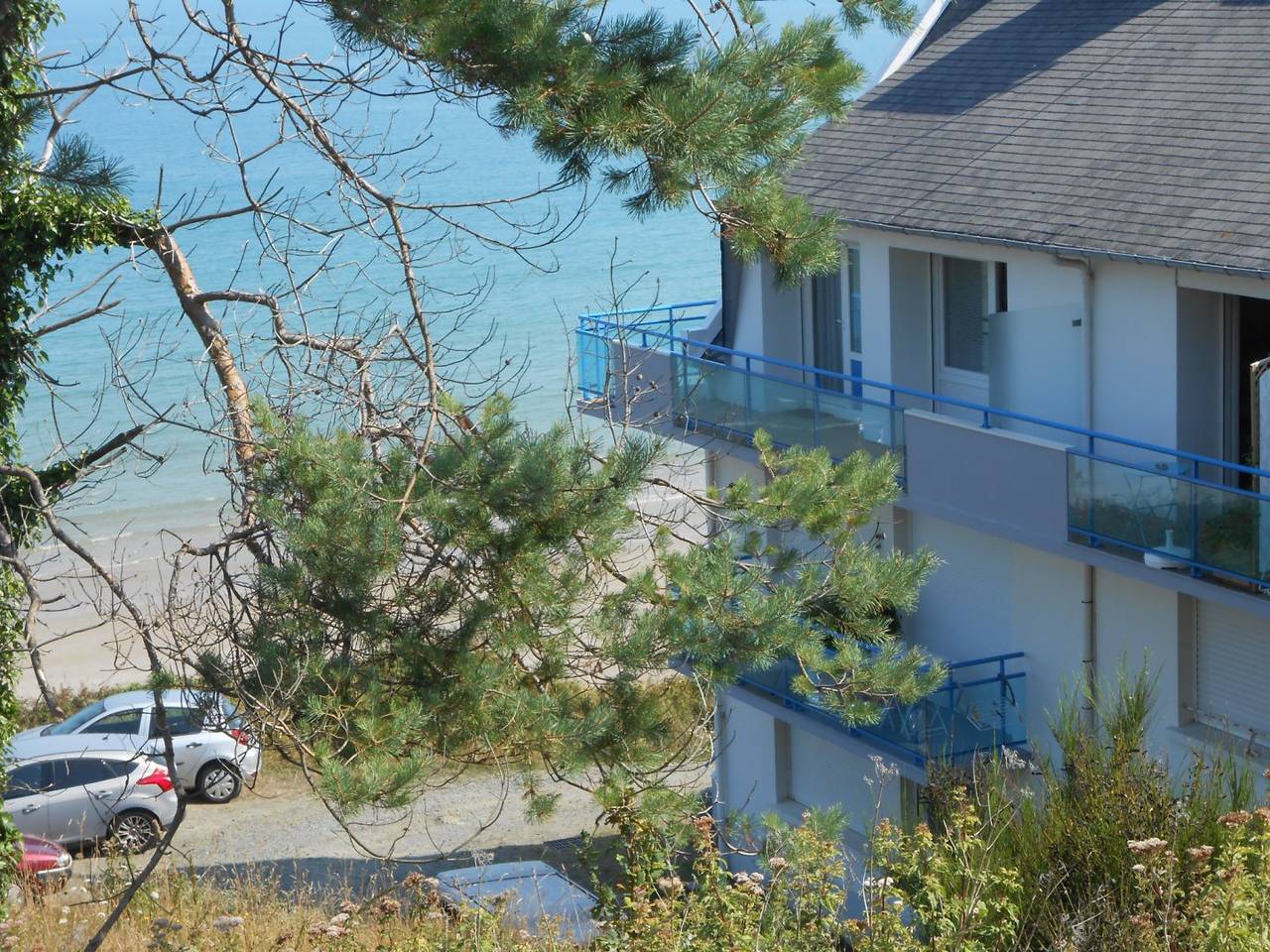 Appartement entier, Appartement bord de plage, vue mer exceptionnelle in Les Rosaires, Plérin