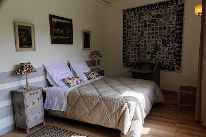 Location de vacances pour 8 personnes, avec jardin et piscine à Courdemanche - 2