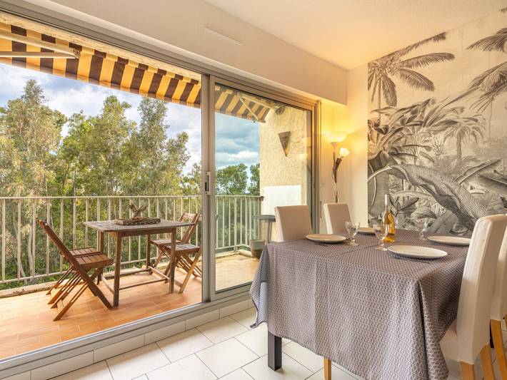 Location de vacances pour 4 personnes, avec terrasse à Hyeres