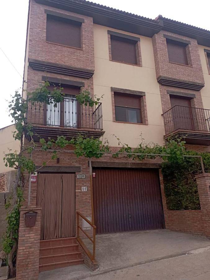 Apartamento para 8 personas, con Balcón y Jacuzzi además de Terraza y Sauna en Javalambre