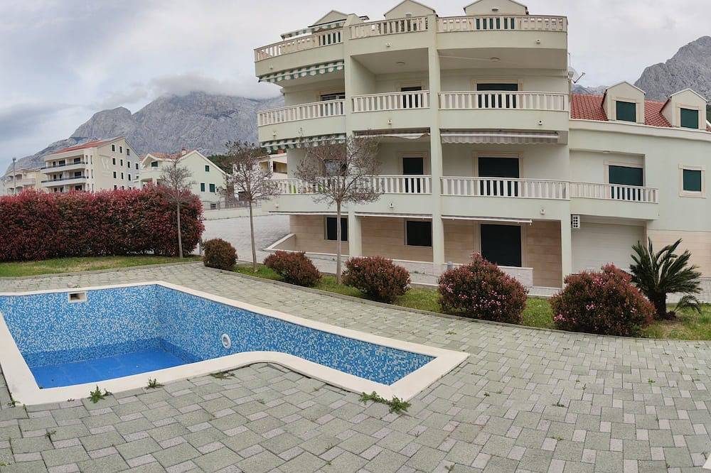 Ganze Wohnung, Cozy apartment few meters from the beach! in Promajna, Makarska Riviera