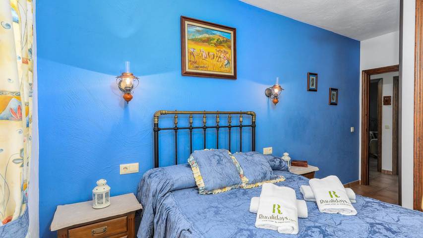 Chalet para 8 personas, con jacuzzi además de piscina y balcón/terraza, Se admiten mascotas en Serranía de Ronda - 4