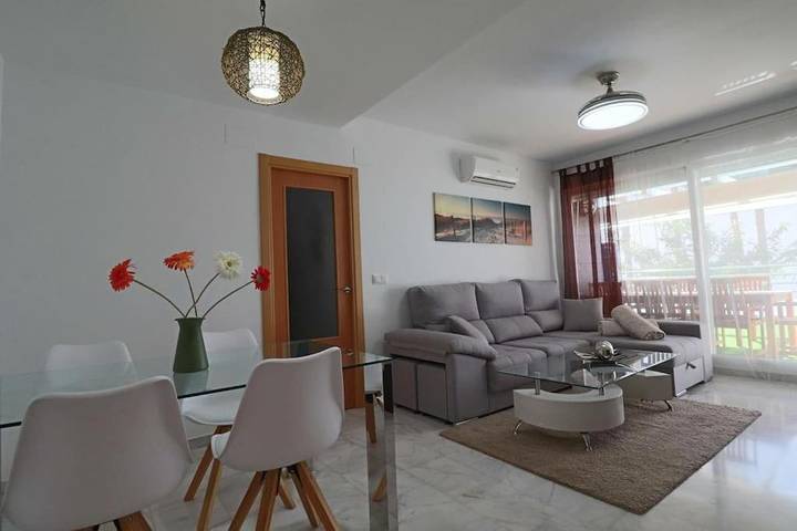 Apartamento de vacaciones para 5 personas, con terraza y piscina - 1